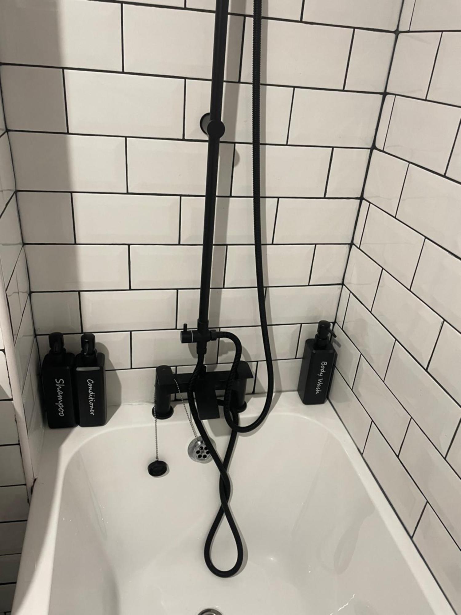 Cosy Home From Home With Private Bathroom - Free Parking カーディフ エクステリア 写真