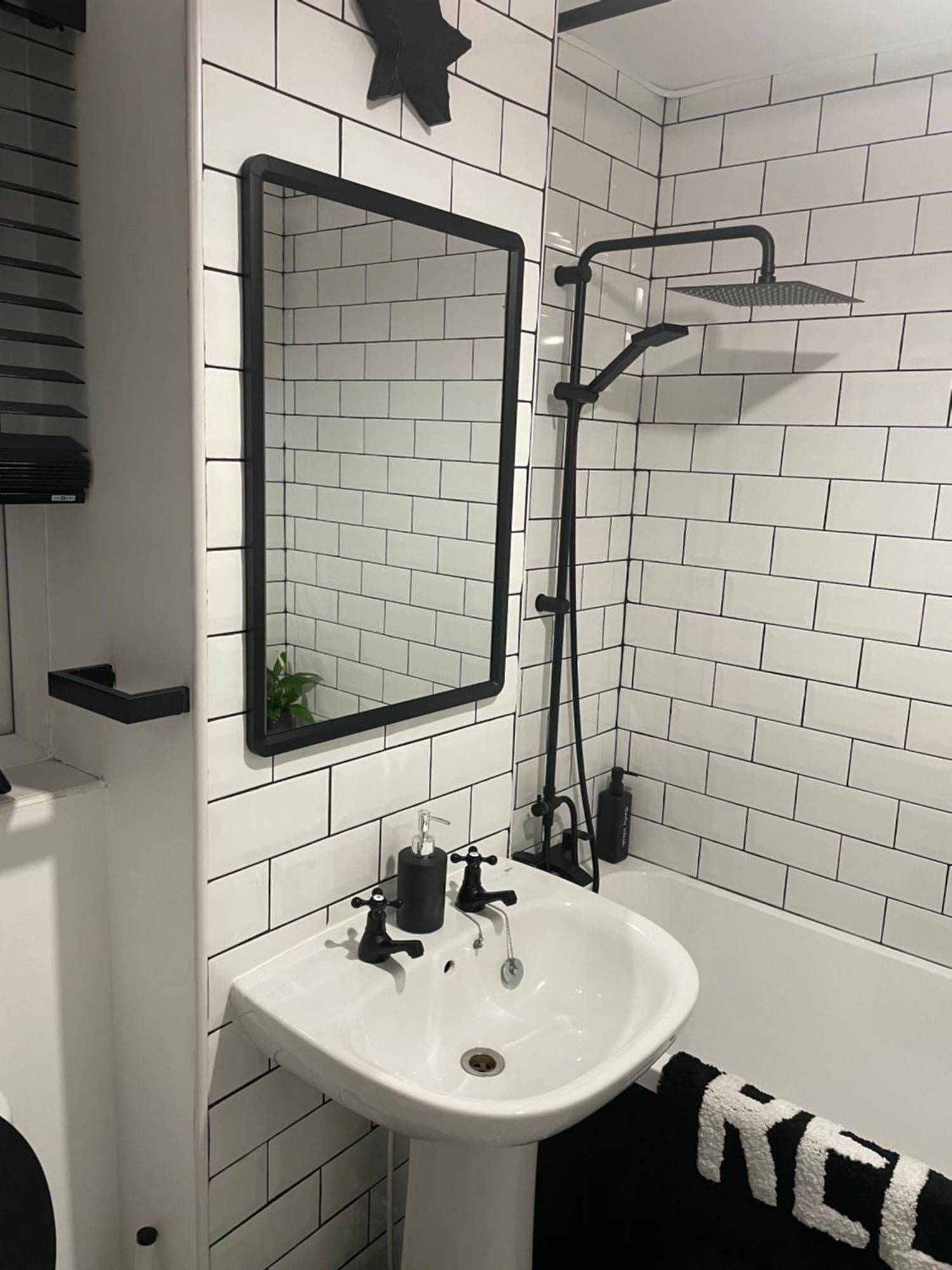Cosy Home From Home With Private Bathroom - Free Parking カーディフ エクステリア 写真